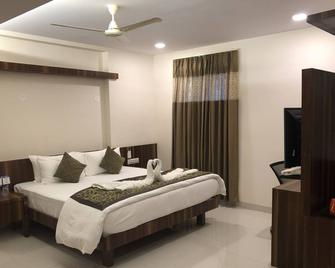 Kyriad Hotel Vijayapura By Othpl - Bijapur - Habitación