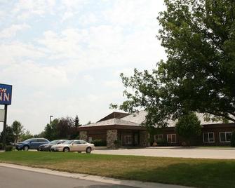 C'mon Inn - Thief River Falls - Thief River Falls - Building