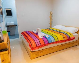 Fredelia Homestay - Sukapura - Chambre