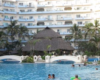 2 Bedroom furnished apartmen with acces to Beach, Big Pool, Jacuzzy and more - Manzanillo - Piscina