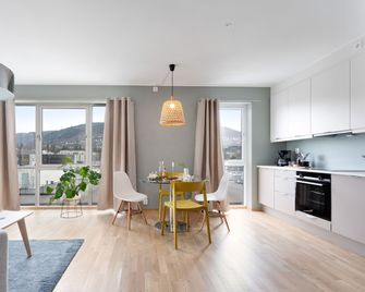 Bjørvika Apartments, Damsgård Area, Bergen City Center - Bergen - Dining room