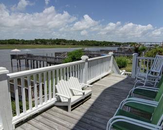 Mclaurin Manna At Holden Beach 4 Bedroom Home by RedAwning - Supply - Balcony