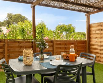 Le Mimosa, Mobil-Home Climatise Au Coeur Du Vignoble Et A Quelques Metres De La Mer - Hyerès - Patio