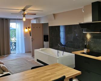 Appart Hotel Spa Perpignan - Perpignan - Bedroom