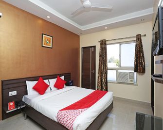 OYO 10588 Hotel Golden Square - Gwalior - Habitación