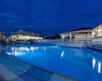 Exotica Hotel - Kalamaki - Bazén