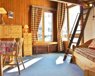Large, cosy studio, rated 3 furnished for tourism, ski-in ski-out in Val Claret - Tignes - Phòng khách