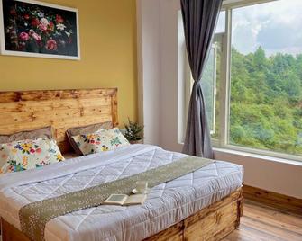 High & Seek - Shimla - Bedroom