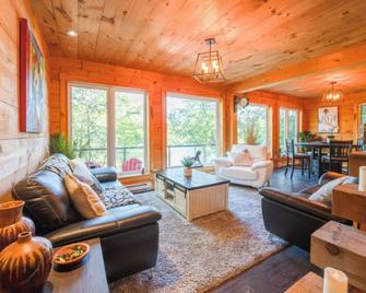 Secluded Lakeside Retreat with Scenic Views (Hot Tub & Sauna) - Dorset - Living room