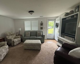 Delaware Turf Bungalow’s Sister! - Milford - Sala de estar