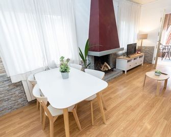 Casa Samara - Castelldefels - Τραπεζαρία