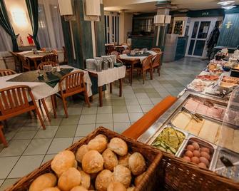 Tisza Sport Hotel - סגד - מסעדה