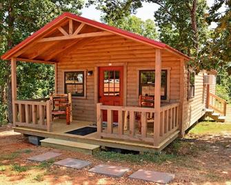 Pet Friendly Brcabin#2 Swan Bay Cabins & Rv Park, Paris Tn, Kentucky Lake - Buchanan - Patio