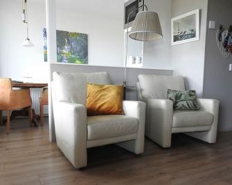 Bed & Breakfast Boszicht Leeuwarden - Leeuwarden - Living room