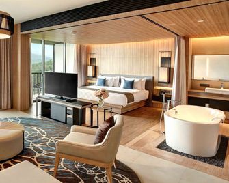 Royal Tulip Gunung Geulis Resort and Golf - Megamendung - Living room
