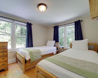 Bryson City Home with Private Fire Pit and Creek! - Bryson City - Slaapkamer