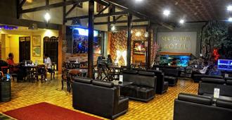 New Cahaya Hotel - Surabaya - Lounge