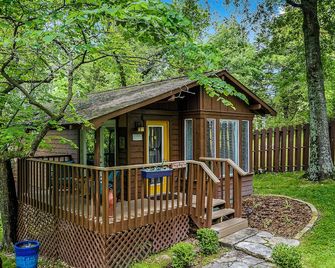 The Woods Cabins - Eureka Springs