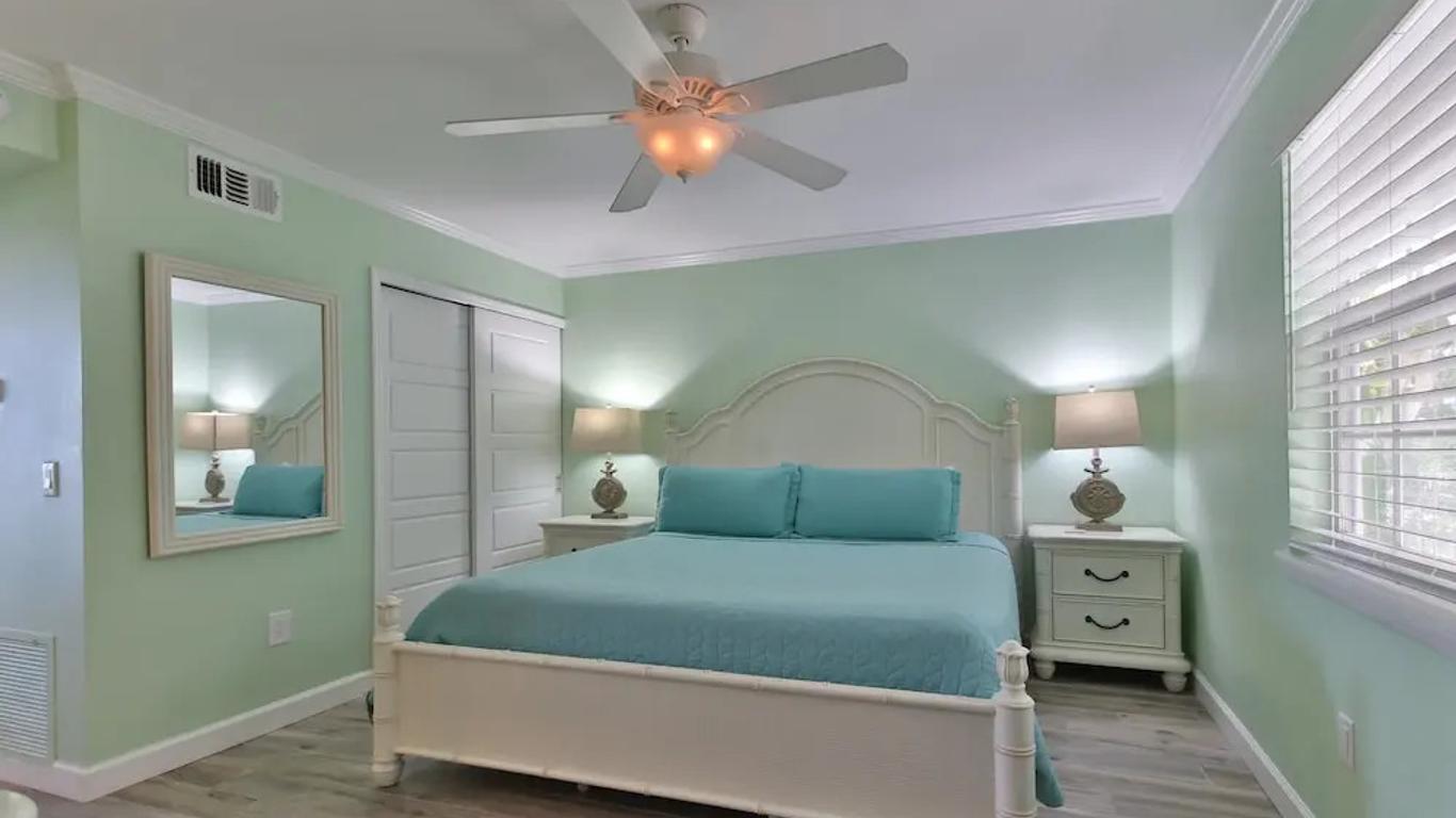 Tradewinds Beach Resort