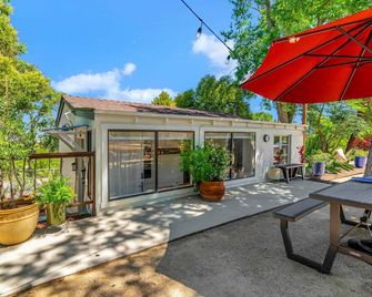 Hilltop Cottage 1 Bed/1 Bath near Downtown Paso - El Paso de Robles - Patio