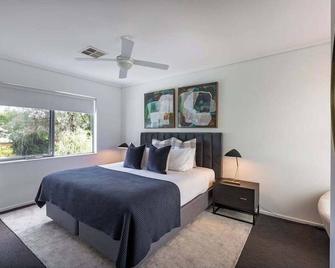 Djurapin - entertain, dine and enjoy the beach - Margaret River Properties - Dunsborough - Habitación