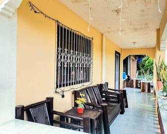 Albert's Transient House - Batangas - Patio