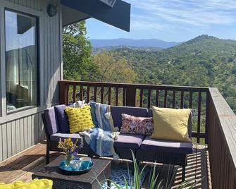 Secluded mountain getaway with amazing views - pet friendly - Squaw Valley (Fresno County) - Balcón