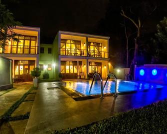 Hotel Athgira - Udawalawa - Piscina