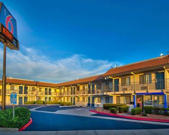 Motel 6-Vallejo, Ca - Six Flags West - Vallejo - Byggnad