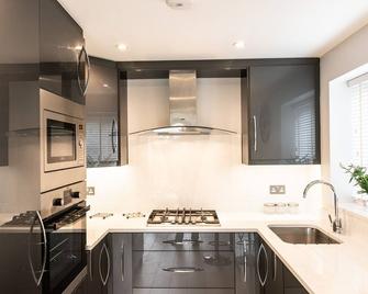 Ivory Lodge - Reading - Kitchen