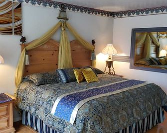 Conty's Motel - נייפלס - חדר שינה