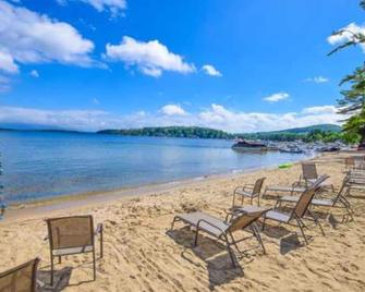 Condo with WiFi, private beach, full kitchen, & outdoor pool - Gilford - Beach