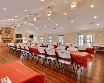 Low Cost Vacation/Holiday Home Near Golf Courses, Disney Orlando and Tampa - Auburndale - Restaurante