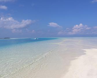 Rasdhoo Wave Blue - Rasdhoo-Atoll - Strand