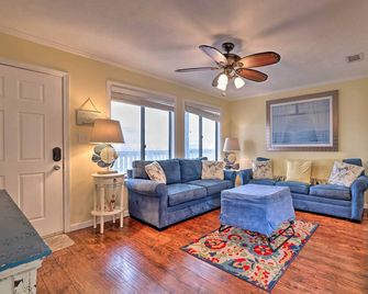 Convenient PCB Condo with Pool Access Walk to Beach - Panama City Beach - Vardagsrum