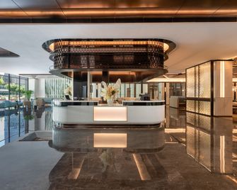Holiday Inn & Suites Shanghai Changfeng by IHG - Shanghai - Lobby