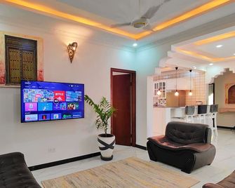 Ayaa Luxury Apartment 3rd Floor Zanzibar - Zanzibar - Huiskamer