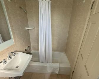 El Rancho Motel, Pasadena - 帕薩迪納 - 浴室