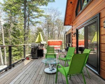 Beautiful waterfront log home - Gravenhurst - Balcony