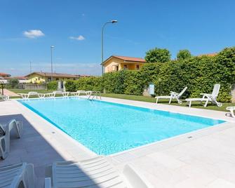 La Mimosa B03 Apartment by Wonderful Italy - Peschiera del Garda - Bể bơi