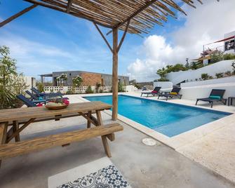 Tiara Apartment - panoramic view with beautiful pool - Jan Thiel - Pool