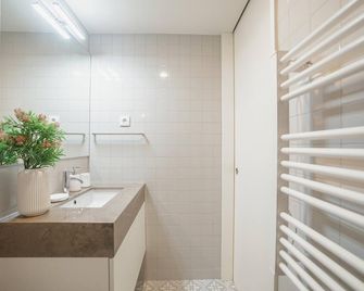 Home With a Pool by Vacationy - Porto