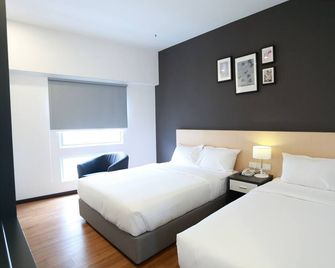 De House Hotel - Sibu - Quarto