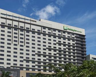 Holiday Inn & Suites Makati - Makati - Toà nhà