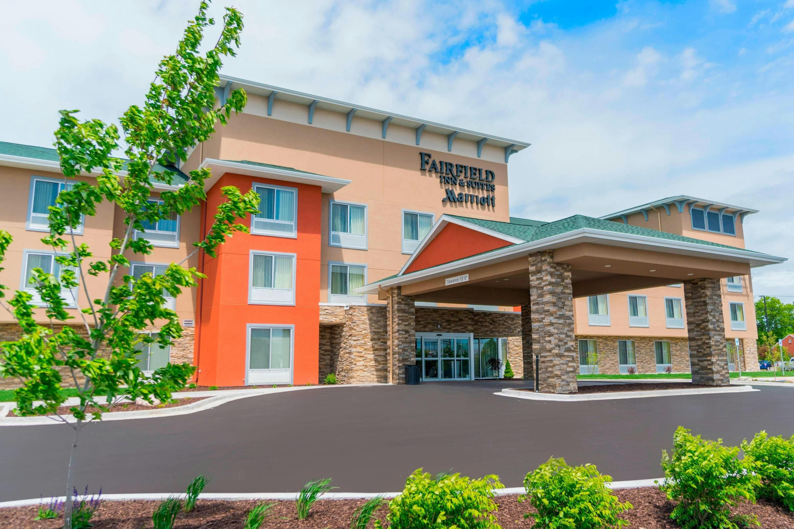 Fairfield Inn & Suites by Marriott Gaylord - Gaylord - Budova