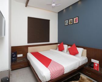 Oyo 12899 Hotel Khushi Regent - Bhopal - Habitación