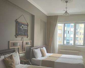 Otel Yalta - Rize - Yatak Odası