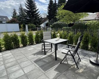 Liebevoll Eingerichtete Ferienwohnung vor den Toren Hamburgs - Geesthacht - Patio