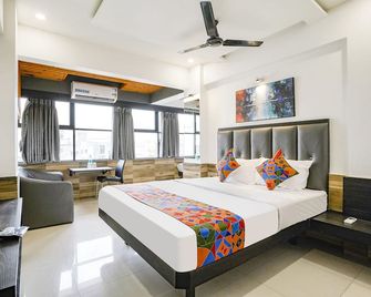 Hotel Prestige Elite - Nashik - Slaapkamer
