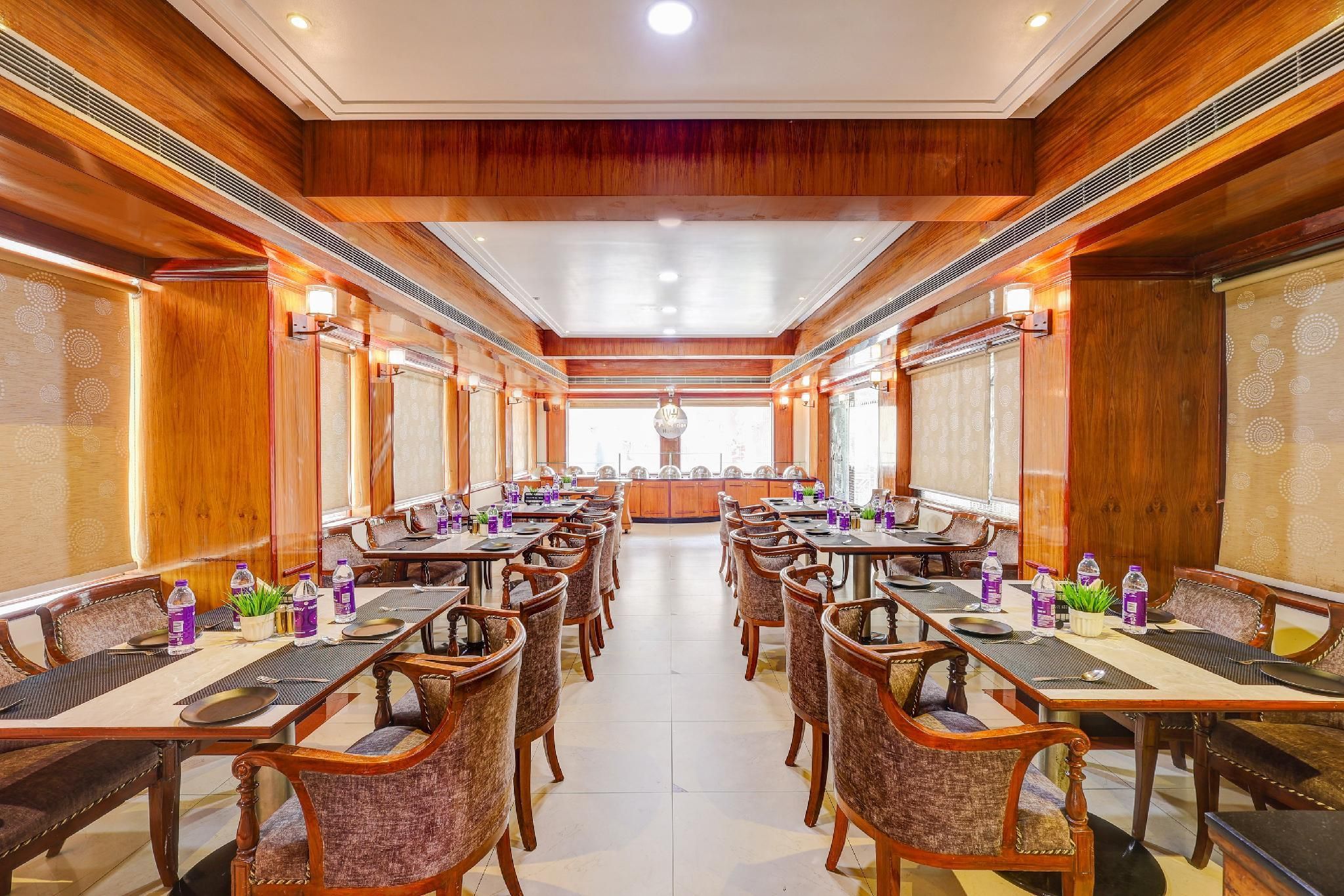 Vibe Vacation Hotel,Visakhapatnam - Stay in the Heart of the City - ויסאקאפאטנם - מסעדה